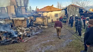 İskilip'te Yangın: Ev ve Eşya Kullanılamaz Hale Geldi