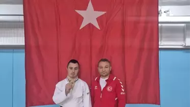 Ahmet Ünal, Judown Şampiyonası'nda Altın Madalya Kazandı