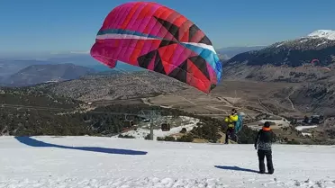 Davraz'da Kış Sezonu Yamaç Paraşütü Heyecanı
