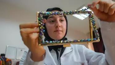 Diyarbakır'da eskiyen çeyizlik ürünler 'sıfır atık' temasıyla çantaya dönüştürülüyor