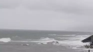 Akçakoca'da Kuvvetli Rüzgar ve Yüksek Dalgalar