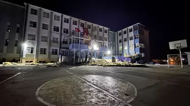 Düzce'de Lise Eğitime Ara Verdi