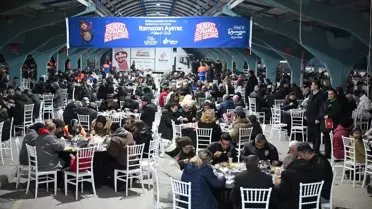 Edirne'de İftar Sofrası Kuruldu