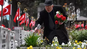 Edirnekapı Şehitliği'nde bayram arifesi yoğunluğu