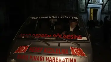 'Elmacı Dede' Şam'daki çocuklara bayram şekeri dağıttı