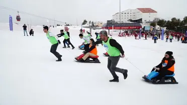 Erciyes'te Kızak Yarışması Heyecanı