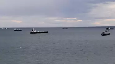 Karadeniz'de Fırtına Öncesi Gemi Sığınması