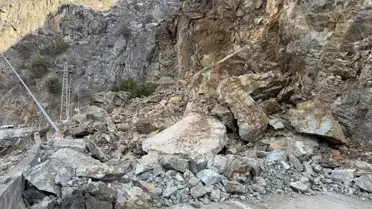 Gümüşhane-Giresun Yolu Heyelan Nedeniyle Kapandı