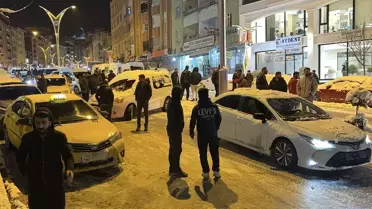 Hakkari'de Buzlanma Trafiği Olumsuz Etkiledi