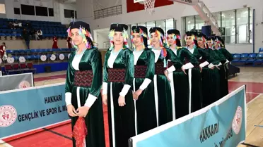 Hakkari'de Halk Oyunları Yarışması