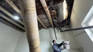 Hakkari'de Sağanak, Ev Damını Çöktürdü