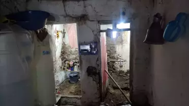 Hakkari'de Kar Yağışı, Evde Hasar Oluşturdu