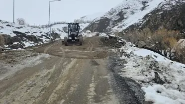 Hakkari'de Yol Onarıldı
