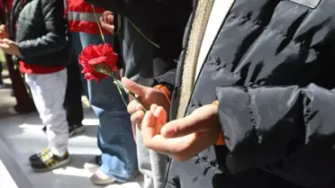 Hatay'da devlet korumasındaki çocuklar şehitliği ziyaret etti