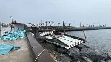 İskenderun'da Şiddetli Rüzgar Zarara Yol Açtı