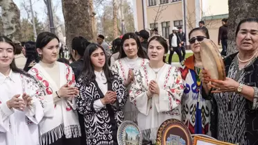 Depremzedeler Özbekistan'da Nevruz Kutladı
