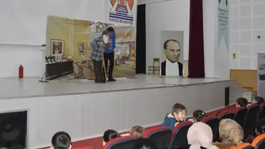 Tablet Ahmet Oyunu Sahnelendi