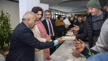 Zagreb'de 1000 Kur'an-ı Kerim Dağıtıldı