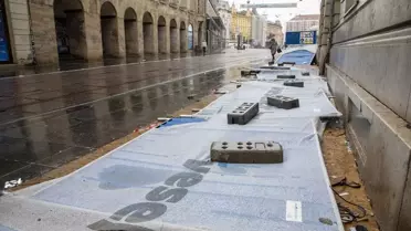 Zagreb'de Şiddetli Fırtına, Okulları Tatil Etti