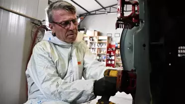 Klasik Otomobilleri Restorasyonla Hayata Döndürüyor