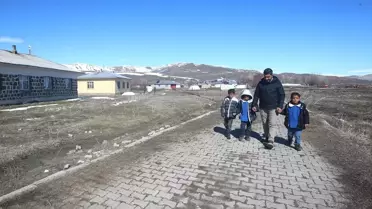 Zorlu Koşullarda Fedakar Öğretmen