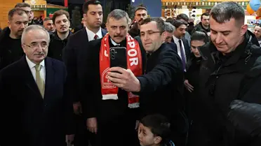 Bakan Çiftçi Ramazan Sokağı'nı Ziyaret Etti