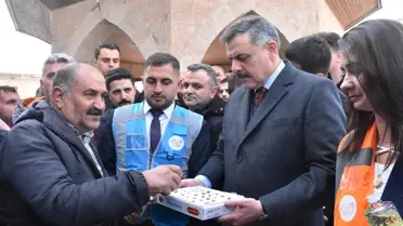 Bakan Çiftçi Van'da Bayram Ziyaretleri Gerçekleştirdi