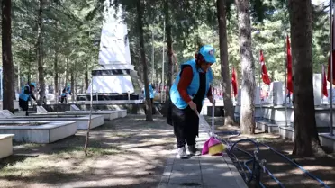 Isparta'da Şehit Mezarları Bayram Öncesi Temizlendi