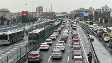 İstanbul'da akşam saatlerinde trafik yoğunluğu yüzde 90'a çıktı