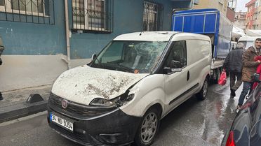 Bağcılar'da Bina Çatısı Çöktü