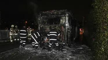 Metrobüste Yangın: Yolcular Tahliye Edildi