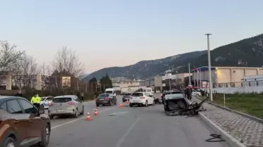 Kemalpaşa'da Trafik Kazası: 3 Yaralı
