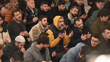 İstanbul'da Kadir Gecesi Coşkusu