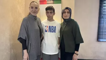 Kanseri Yenen Genç Gönüllü