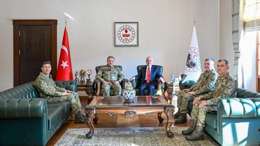 Kara Kuvvetleri Komutanı Tokel, Vali Turan'ı Ziyaret Etti