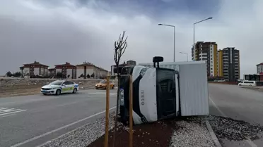 Karaman'da şiddetli rüzgar etkili oldu