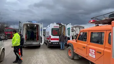 Taşköprü'de Otomobil Devrildi: 2 Yaralı