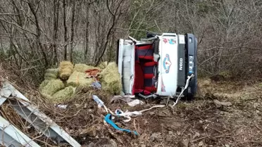 Kastamonu'da Kamyon Devrildi, 2 Yaralı