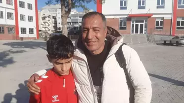 Katar'da mahsur kalan Kuşadası Küçükada Spor Kulübü mensupları Türkiye'ye döndü