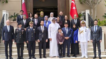 Katar Emiri, Türkiye'nin Doha Büyükelçiliğine taziye ziyaretinde bulundu