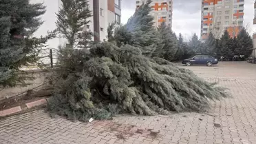Kocasinan'da Şiddetli Fırtına Hasara Neden Oldu