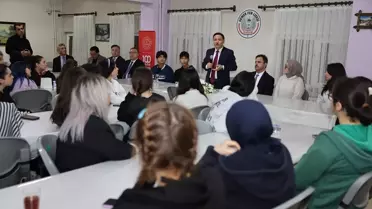 Vali Çiçek Öğrencilerle İftar Yaptı