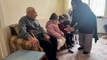 Öğrenciler Yaşlıları Ziyaret Etti