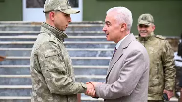 Vali Uğur Turan, Askerlerle Bayramlaştı