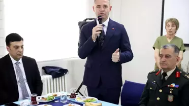 Kırklareli Valisi Turan, huzurevi sakinleriyle bayramlaştı