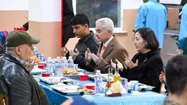 Kırklareli Valisi Turan, Vize'de şehit aileleri ve gazilerle iftarda buluştu