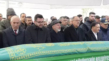 91 Yaşında Vefat Eden Mustafa Çolakbayrakdar Defnedildi