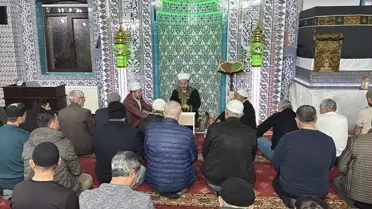 Kadir Gecesi Camiler Dolu