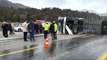Seydişehir'de Otobüs Devrildi: 14 Yaralı