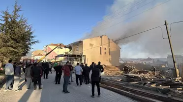 Domaniç'te Çatı Yangını Kontrol Altında